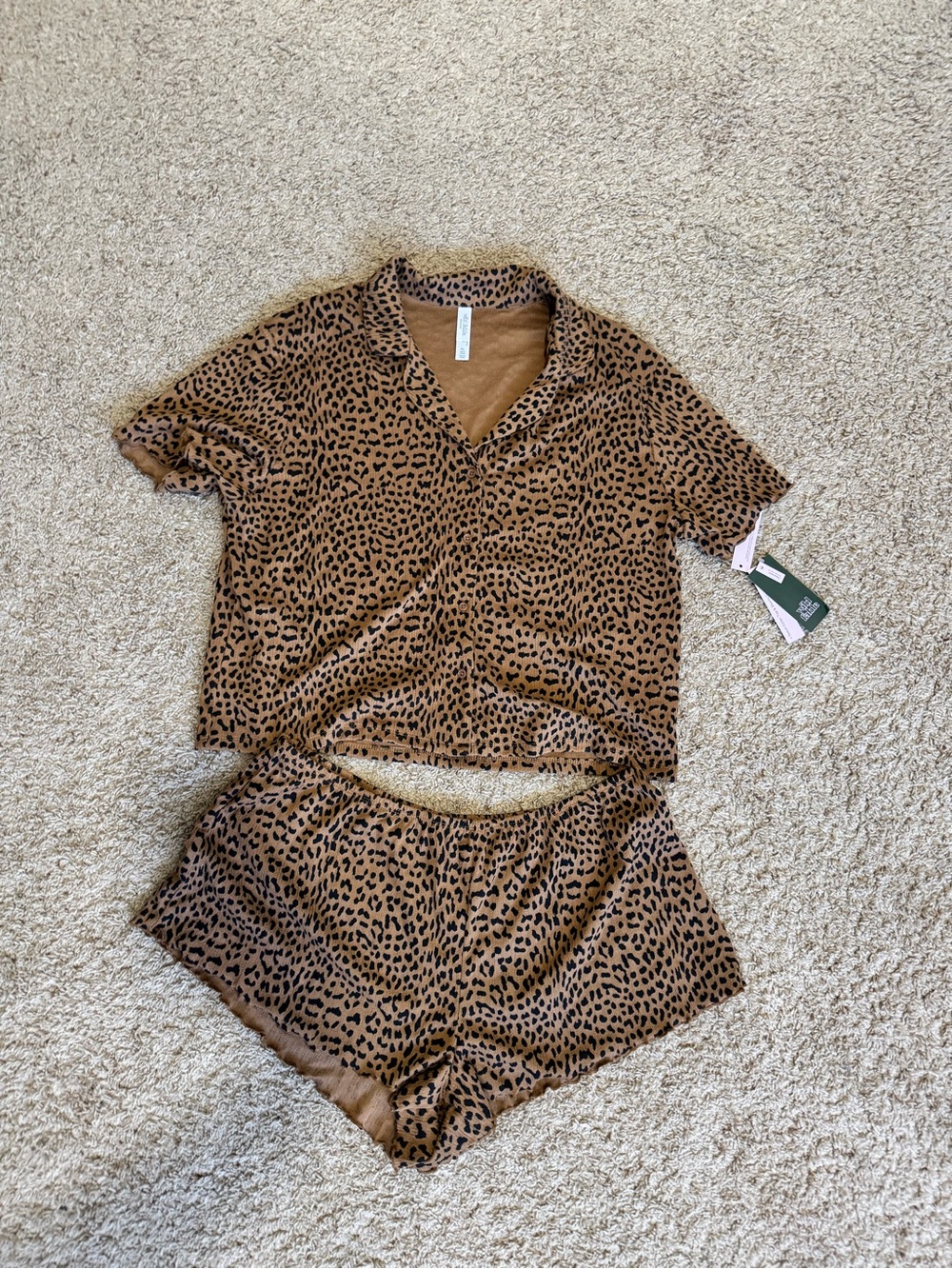 NWT Women’s 2-piece Leopard Print Pajama Set Size XL